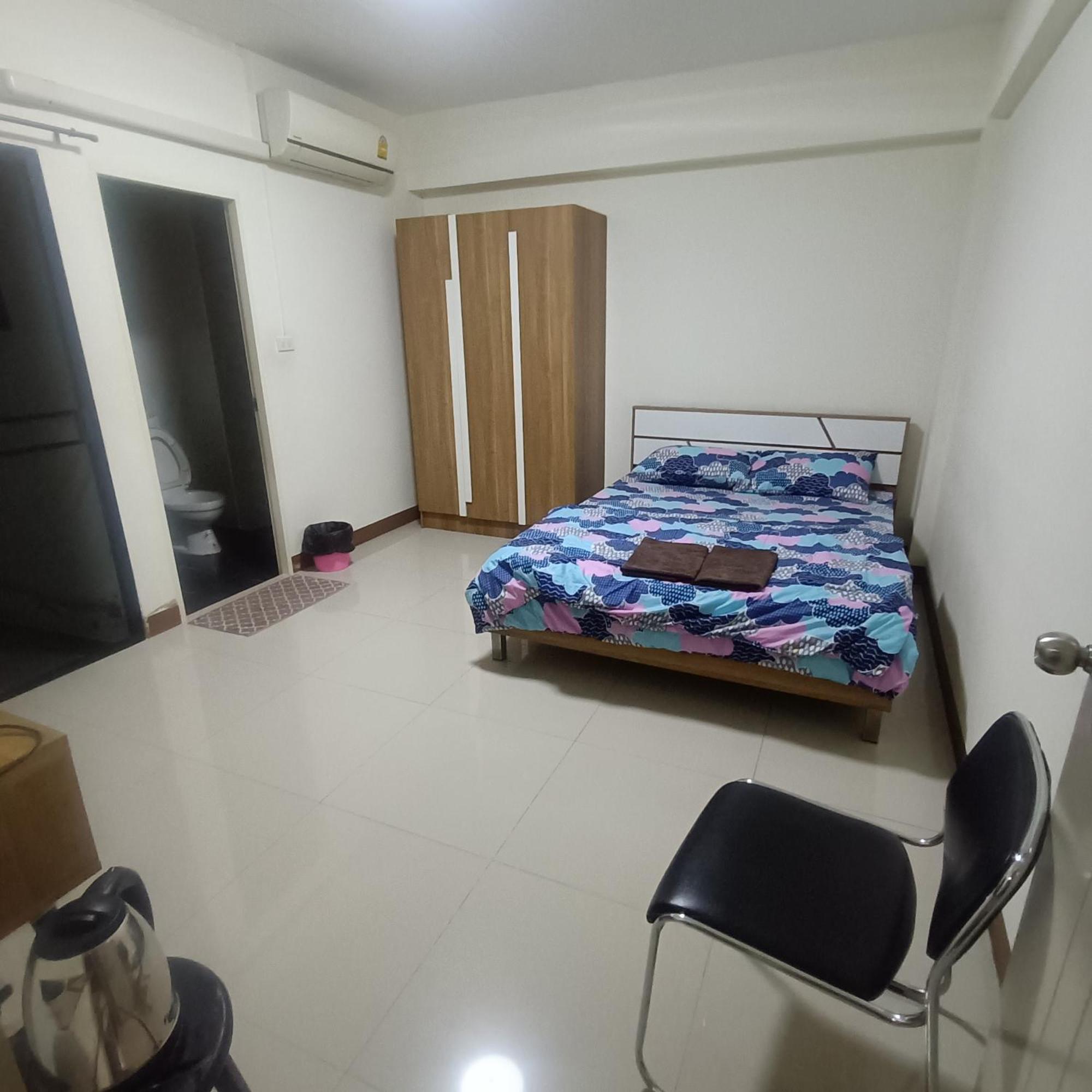 Pa House Apartment Bangkok Exteriör bild